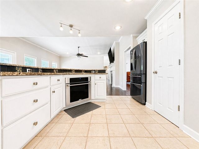 602 Castlegate Loop, Russellville, AR 72802