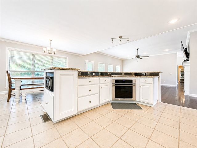 602 Castlegate Loop, Russellville, AR 72802