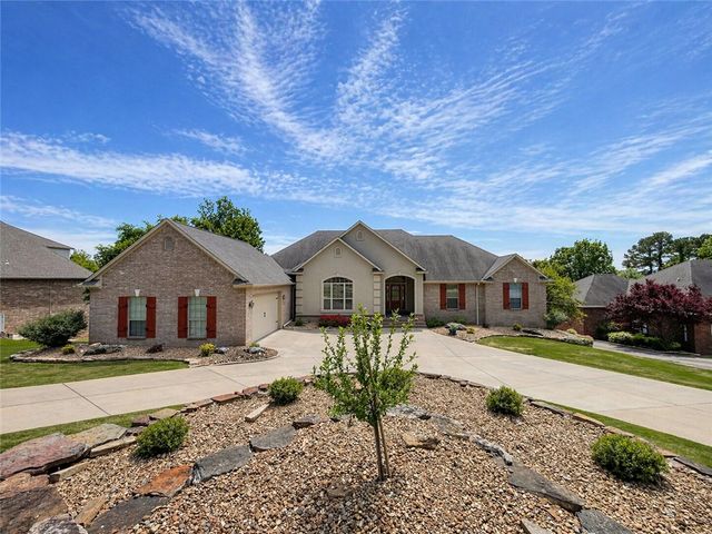 602 Castlegate Loop, Russellville, AR 72802
