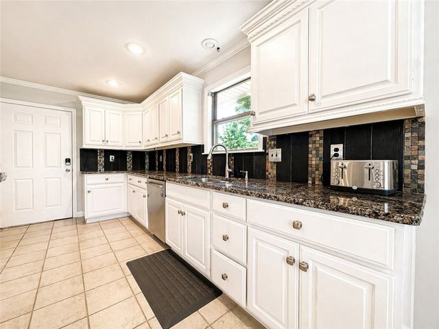 602 Castlegate Loop, Russellville, AR 72802