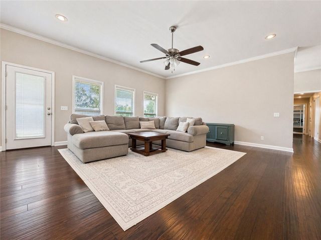 602 Castlegate Loop, Russellville, AR 72802
