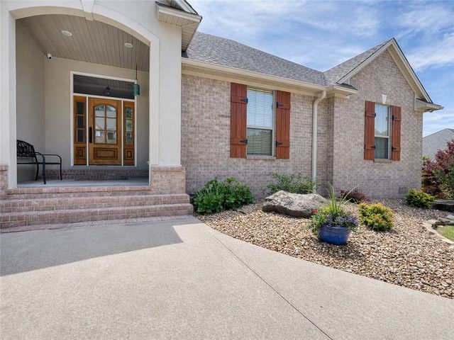 602 Castlegate Loop, Russellville, AR 72802