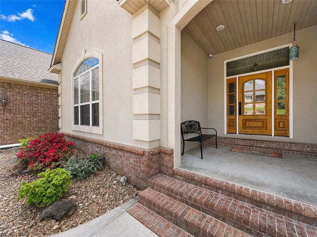 602 Castlegate Loop, Russellville, AR 72802