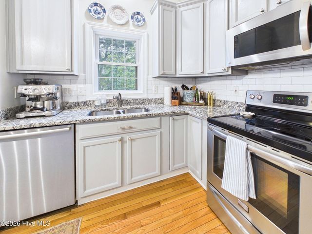 414 W Blackbeard Road W, Wilmington, NC 28409