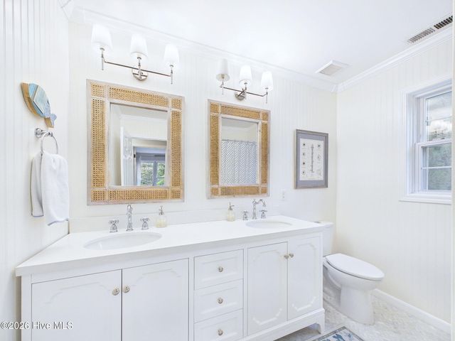 414 W Blackbeard Road W, Wilmington, NC 28409