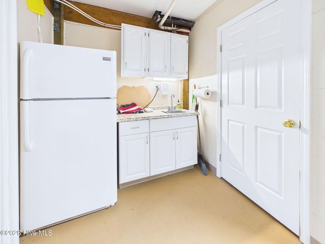414 W Blackbeard Road W, Wilmington, NC 28409
