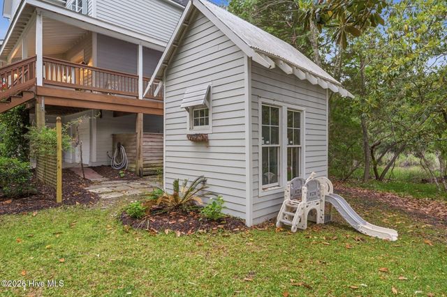 414 W Blackbeard Road W, Wilmington, NC 28409