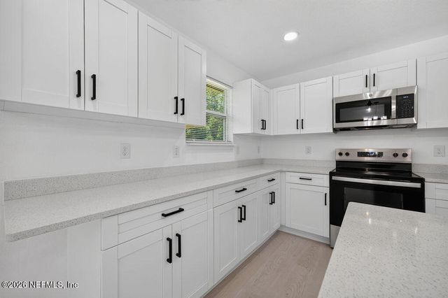 8365 SUSIE Street, Jacksonville, FL 32210