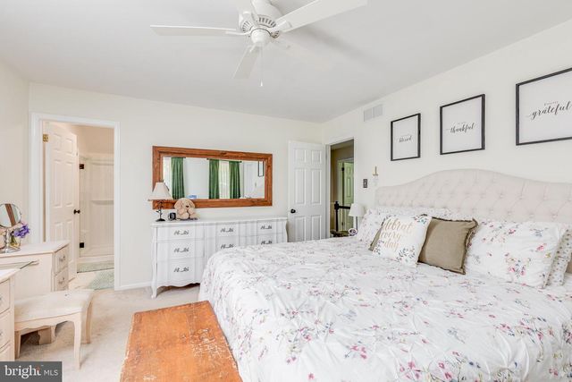 36 WALTHAM DR, Tabernacle, NJ 08088