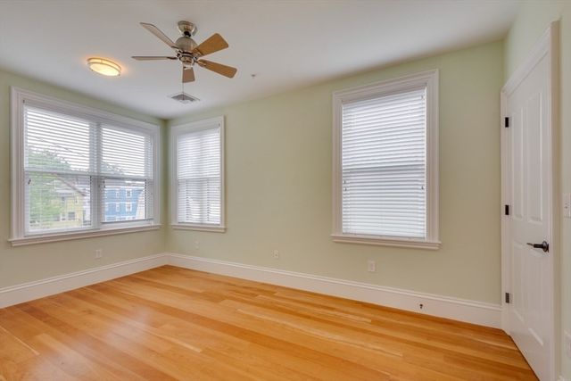 10 Boylston Pl 10, Boston, MA 02130