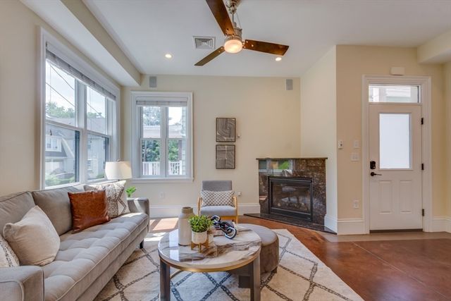 10 Boylston Pl 10, Boston, MA 02130