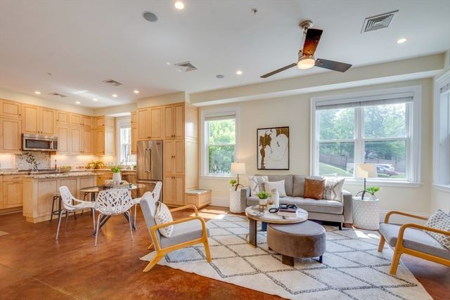10 Boylston Pl 10, Boston, MA 02130