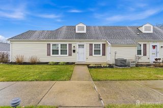 205 Madison Lane C, Monroe, NJ 08831