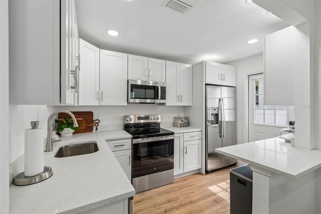 2505 W NORTH B STREET, Tampa, FL 33609