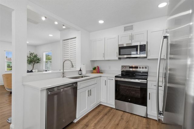 2505 W NORTH B STREET, Tampa, FL 33609