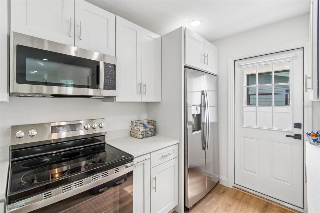 Image 14 of property listing at 2505 W NORTH B STREET, Tampa, FL 33609