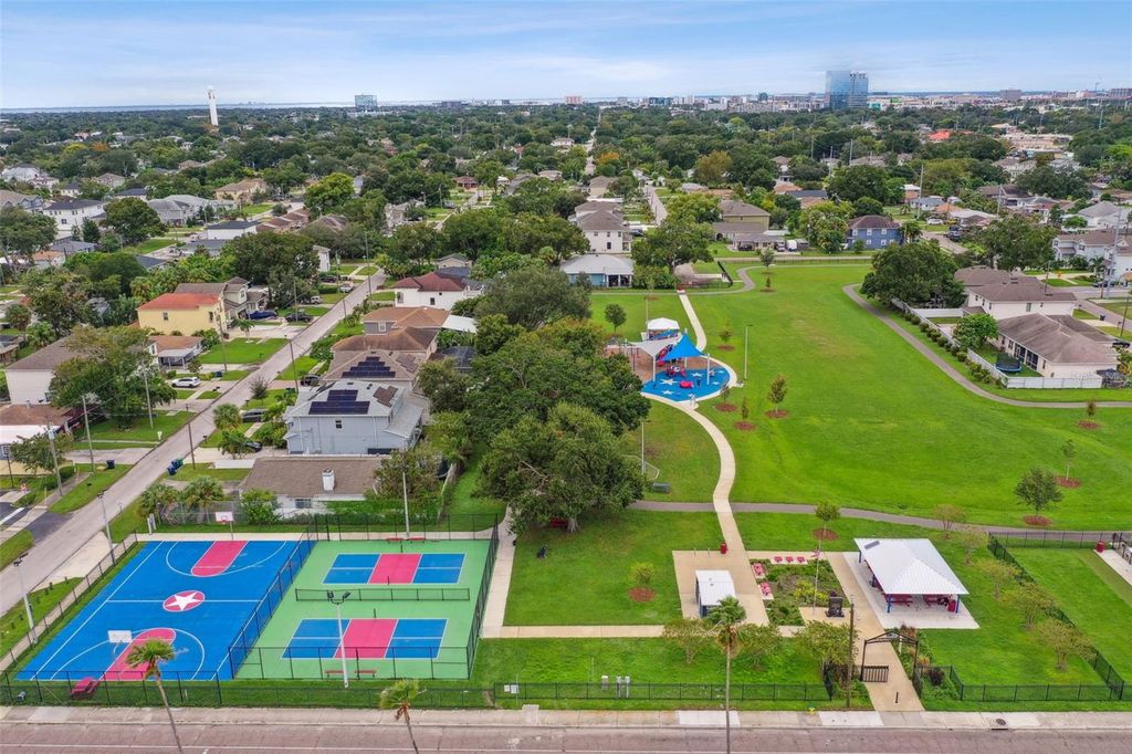 Image 49 of property listing at 2505 W NORTH B STREET, Tampa, FL 33609