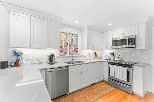 16 Carlton Road, Orleans, MA 02653