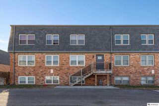 12737 Woodcrest Plaza # 318B, Omaha, NE 68137