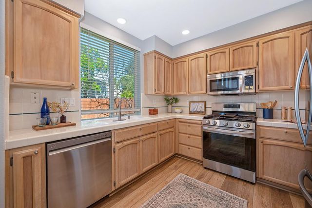 11 Venezia Ct, Sacramento, CA 95831