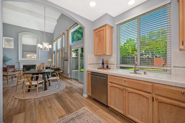 11 Venezia Ct, Sacramento, CA 95831