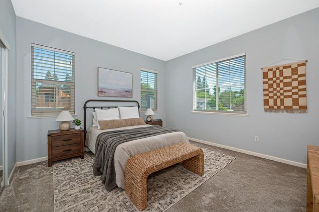 11 Venezia Ct, Sacramento, CA 95831