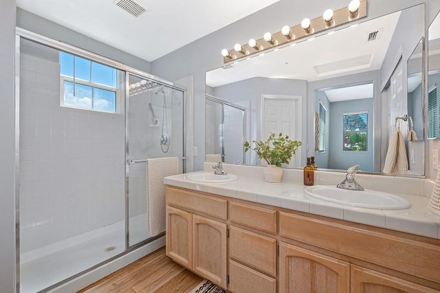 11 Venezia Ct, Sacramento, CA 95831