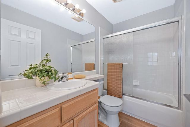 11 Venezia Ct, Sacramento, CA 95831