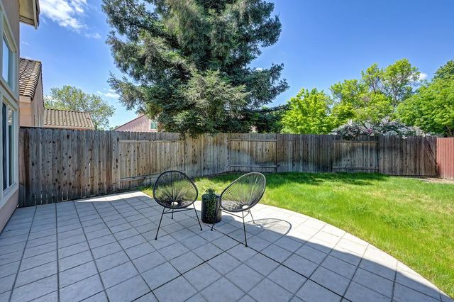 11 Venezia Ct, Sacramento, CA 95831