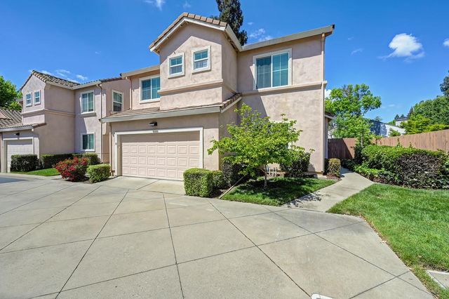 11 Venezia Ct, Sacramento, CA 95831
