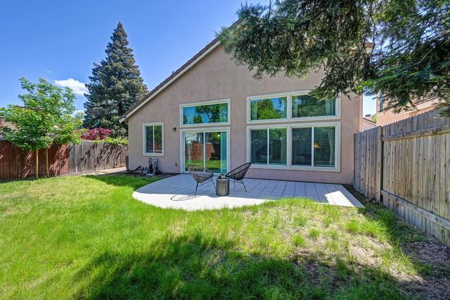11 Venezia Ct, Sacramento, CA 95831