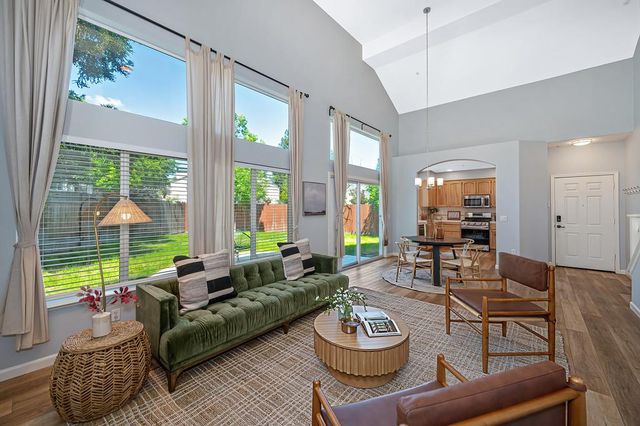 11 Venezia Ct, Sacramento, CA 95831