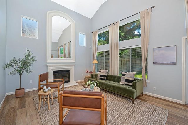 11 Venezia Ct, Sacramento, CA 95831