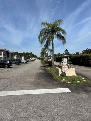 504 Davis Road 95, Palm Springs, FL 33461