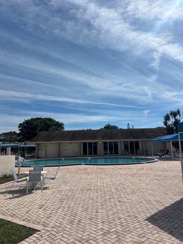 504 Davis Road 95, Palm Springs, FL 33461