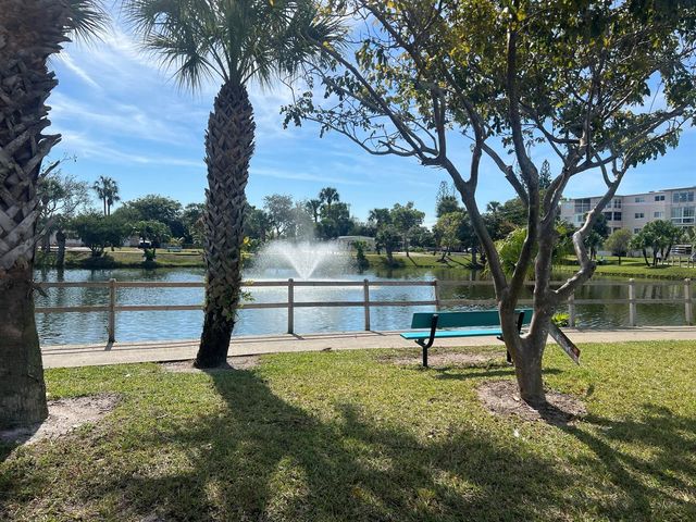504 Davis Road 95, Palm Springs, FL 33461