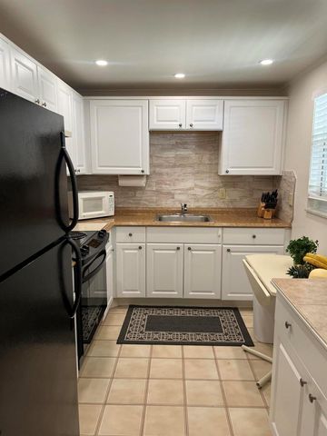 504 Davis Road 95, Palm Springs, FL 33461