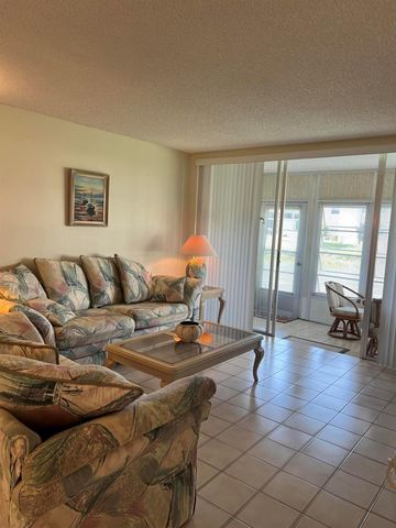 504 Davis Road 95, Palm Springs, FL 33461