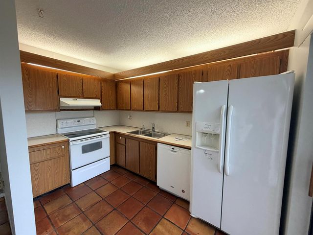 37 LAKE ARBOR Drive, Palm Springs, FL 33461