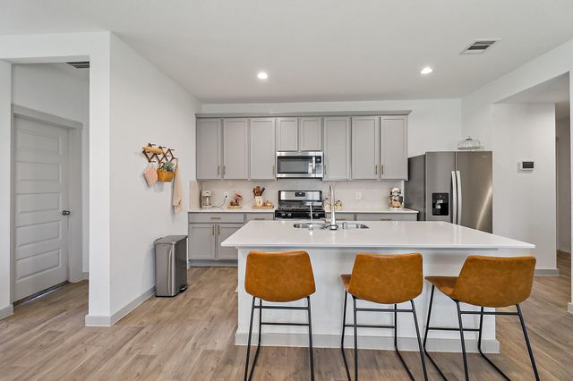 407 Turtle Oak Lane, Baytown, TX 77523