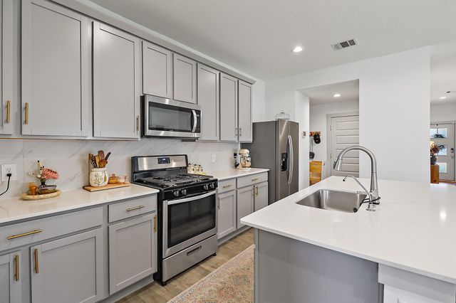 407 Turtle Oak Lane, Baytown, TX 77523