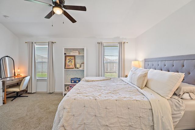 407 Turtle Oak Lane, Baytown, TX 77523