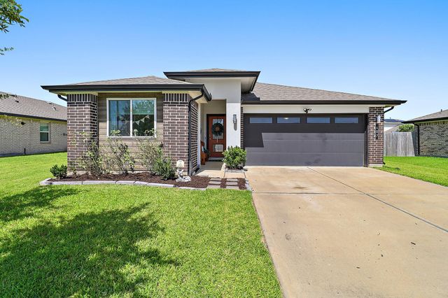 407 Turtle Oak Lane, Baytown, TX 77523