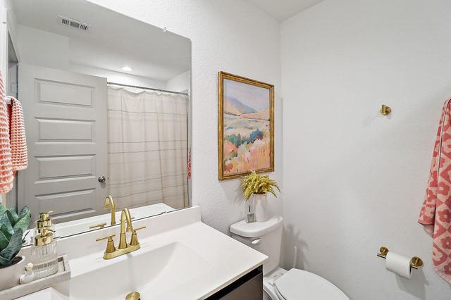 407 Turtle Oak Lane, Baytown, TX 77523