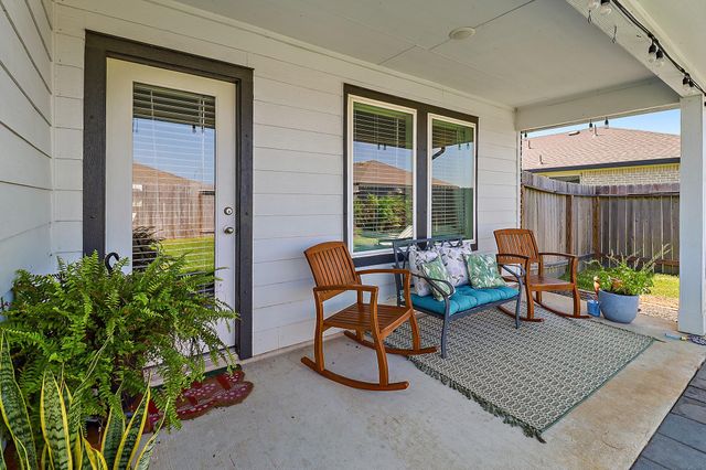 407 Turtle Oak Lane, Baytown, TX 77523