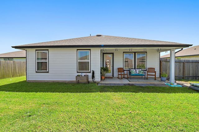 407 Turtle Oak Lane, Baytown, TX 77523