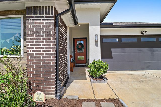 407 Turtle Oak Lane, Baytown, TX 77523