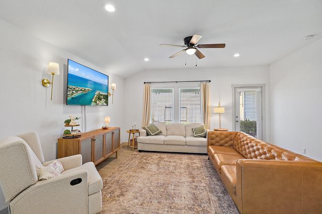 407 Turtle Oak Lane, Baytown, TX 77523