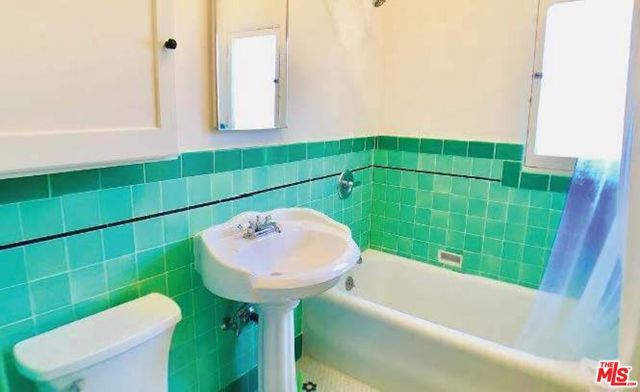 1352 W 10th Street, Los Angeles, CA 90732