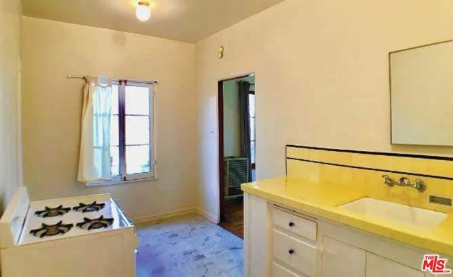 1352 W 10th Street, Los Angeles, CA 90732